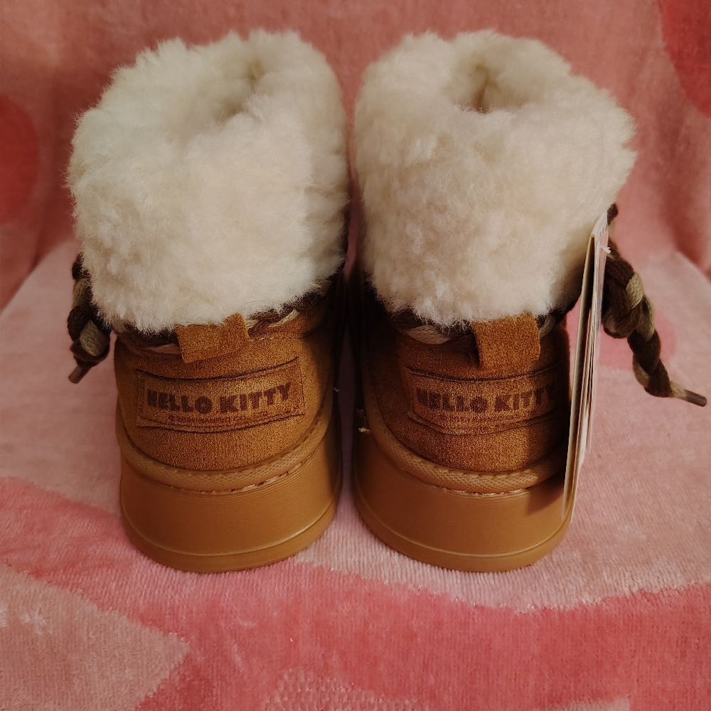 EXCLUSIVE- Hello Kitty x Xixitao Officially Licensed Collaboration Women's Boots - Picture 8 of 11